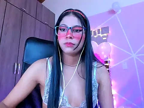 Snapshot of _ALLYSON18_ chatting on March 22, 2:47 pm ALLYSON18 online show from March 22, 2:47 pm