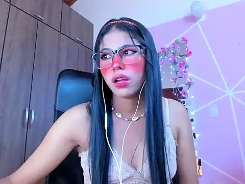 Snapshot of _ALLYSON18_ chatting on March 12, 2:34 pm ALLYSON18 online show from March 12, 2:34 pm