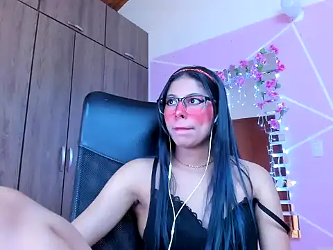 Snapshot of _ALLYSON18_ chatting on March 13, 5:39 pm ALLYSON18 online show from March 13, 5:39 pm