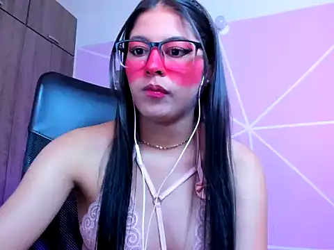  ALLYSON18  online show from January 7, 11:59 am