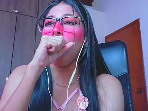  ALLYSON18  online show from February 9, 2:15 pm