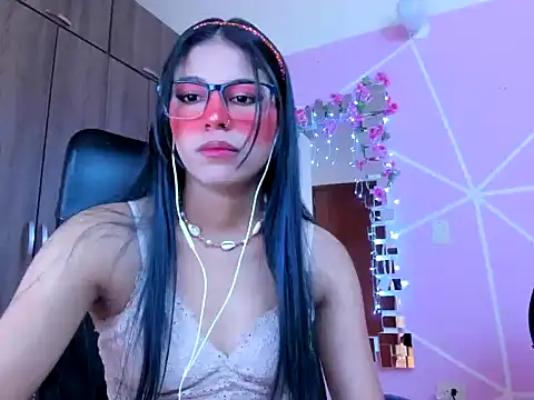 Snapshot of _ALLYSON18_ chatting on March 12, 11:32 am ALLYSON18 online show from March 12, 11:32 am