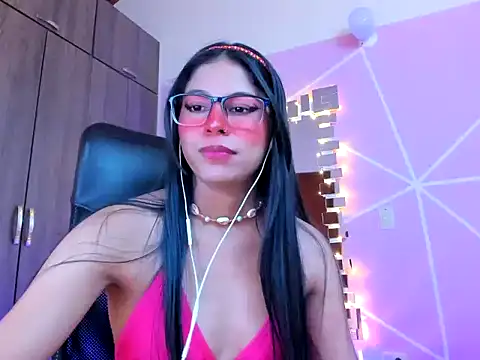 Snapshot of _ALLYSON18_ chatting on March 20, 5:47 pm ALLYSON18 online show from March 20, 5:47 pm