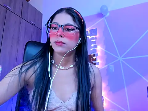 Snapshot of _ALLYSON18_ chatting on March 18, 11:33 am ALLYSON18 online show from March 18, 11:33 am