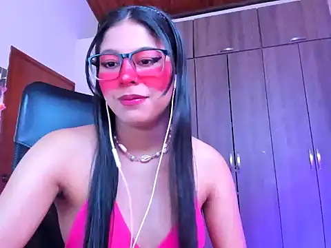 Snapshot of _ALLYSON18_ chatting on September 18, 11:24 am ALLYSON18 online show from September 18, 11:24 am