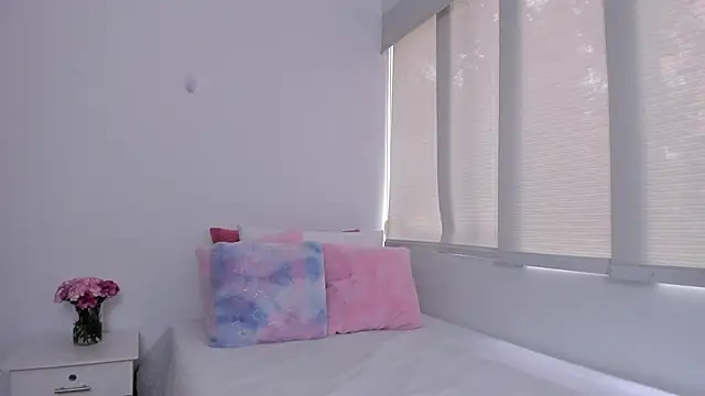 Brisa blue online show from February 5, 4:36 pm