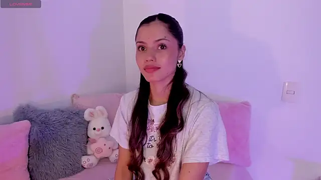 Snapshot of Brisa_blue chatting on May 26, 6:39 pm Brisa blue online show from May 26, 6:39 pm