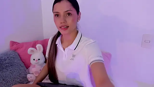 Snapshot of Brisa_blue chatting on June 12, 3:32 pm Brisa blue online show from June 12, 3:32 pm