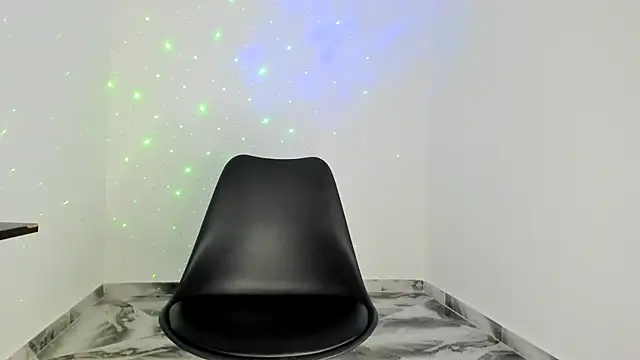 mikee scooth online show from December 17, 6:35 pm