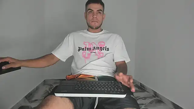 Snapshot of mikee_scooth chatting on November 17, 5:50 pm mikee scooth online show from November 17, 5:50 pm