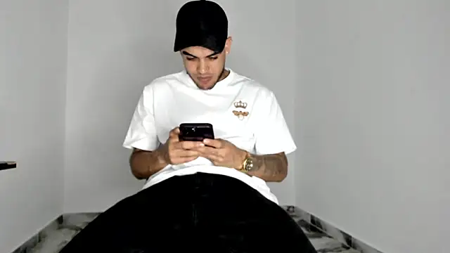 Snapshot of mikee_scooth chatting on May 8, 5:50 pm mikee scooth online show from May 8, 5:50 pm