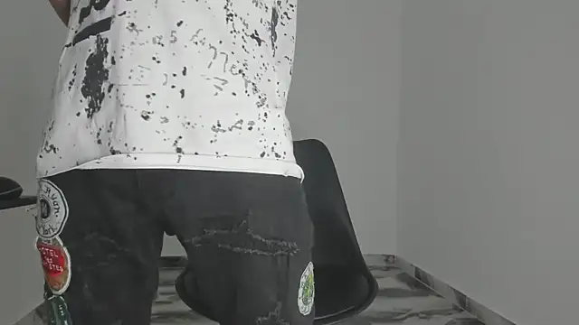 mikee scooth online show from January 15, 5:00 am