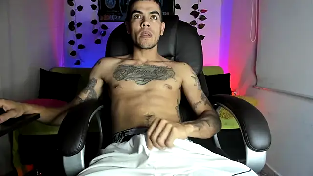 Snapshot of mikee_scooth chatting on September 29, 11:54 pm mikee scooth online show from September 29, 11:54 pm