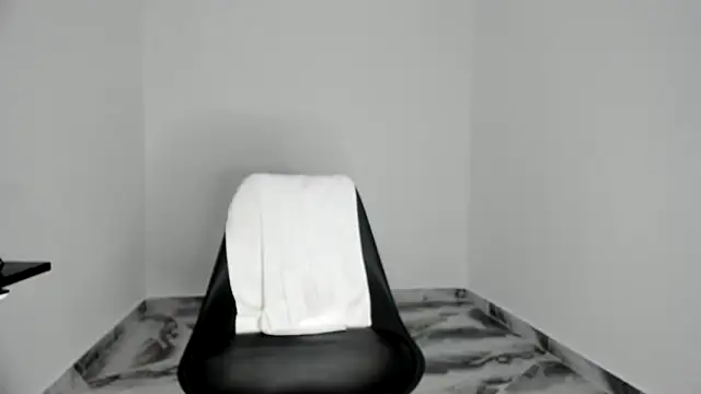 Snapshot of mikee_scooth chatting on November 8, 4:43 pm mikee scooth online show from November 8, 4:43 pm