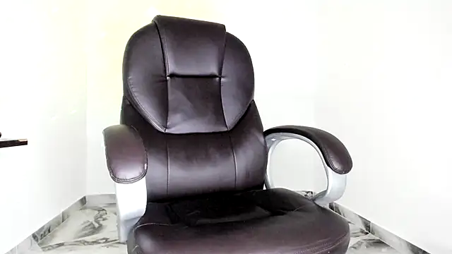 Snapshot of mikee_scooth chatting on May 29, 6:25 pm mikee scooth online show from May 29, 6:25 pm