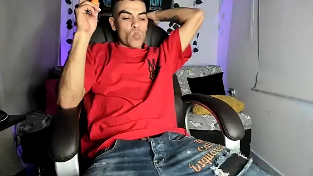 Snapshot of mikee_scooth chatting on September 21, 10:37 pm mikee scooth online show from September 21, 10:37 pm