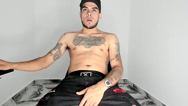 Snapshot of mikee_scooth chatting on November 23, 7:02 pm mikee scooth online show from November 23, 7:02 pm