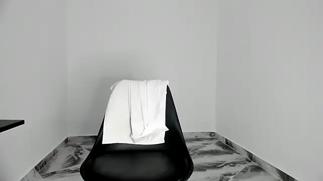 Snapshot of mikee_scooth chatting on November 7, 9:47 am mikee scooth online show from November 7, 9:47 am