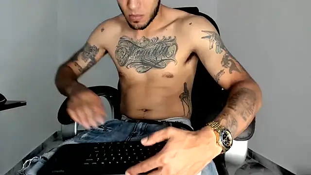 Snapshot of mikee_scooth chatting on July 20, 6:43 pm mikee scooth online show from July 20, 6:43 pm