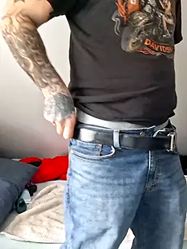 PNTlooker256 online show from February 19, 6:16 pm