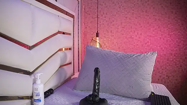 ammy durand online show from April 3, 7:15 am