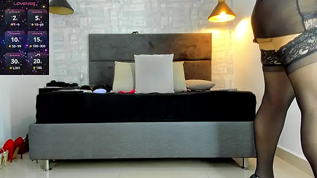 missnatash online show from December 15, 2:45 pm