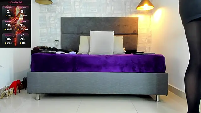 missnatash online show from March 31, 3:25 pm