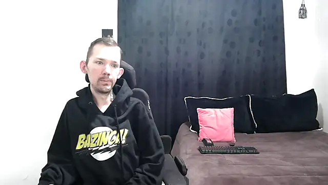 Snapshot of Sophia_and_Thomas chatting on February 16, 11:49 am Sophia and Thomas online show from February 16, 11:49 am