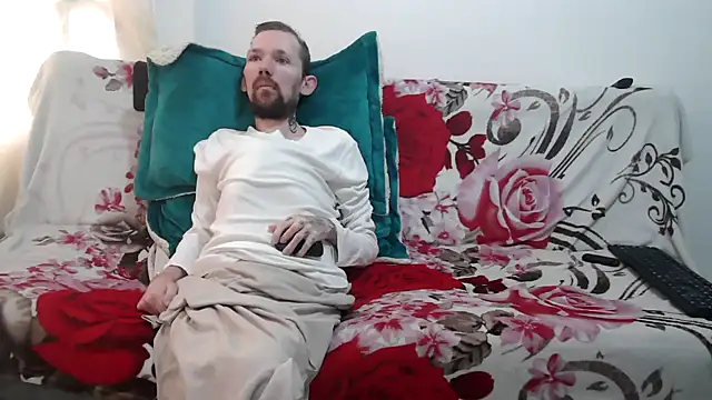 Sophia and Thomas online show from April 8, 3:13 pm