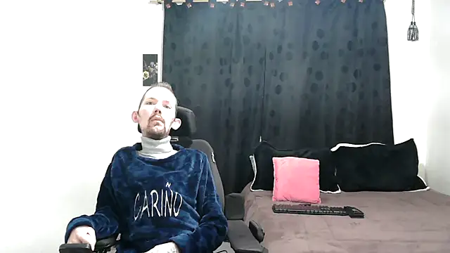 Snapshot of Sophia_and_Thomas chatting on February 26, 9:55 am Sophia and Thomas online show from February 26, 9:55 am