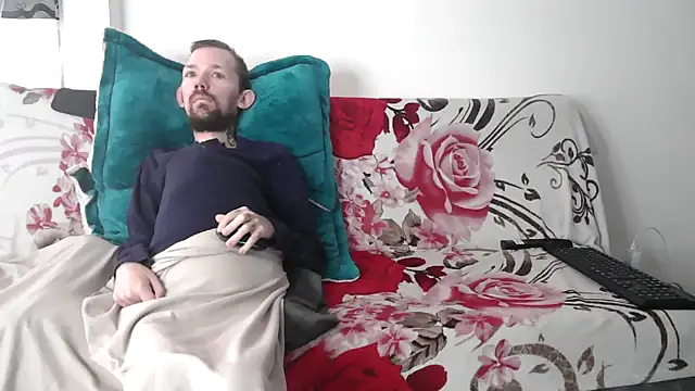 Sophia and Thomas online show from April 9, 3:51 pm