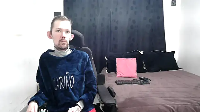 Snapshot of Sophia_and_Thomas chatting on February 27, 9:50 am Sophia and Thomas online show from February 27, 9:50 am