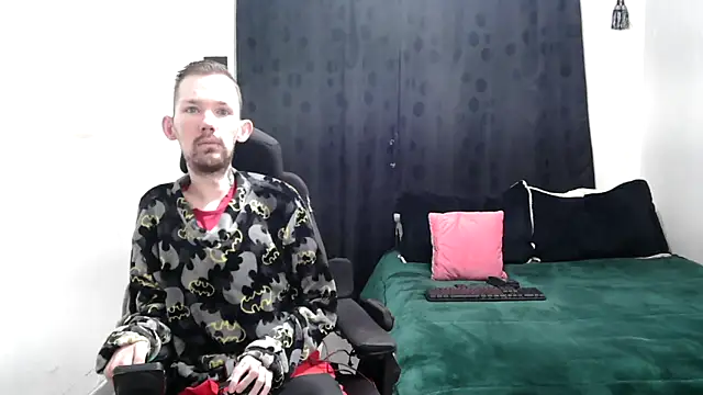 Snapshot of Sophia_and_Thomas chatting on March 22, 10:28 am Sophia and Thomas online show from March 22, 10:28 am