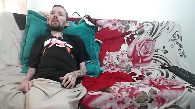 Sophia and Thomas online show from April 4, 9:10 pm