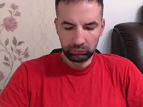Snapshot of Leo_1617 chatting on May 10, 8:18 am Leo 1617 online show from May 10, 8:18 am
