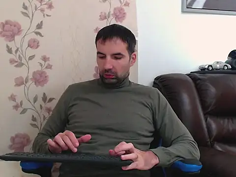 Leo 1617 online show from December 16, 11:58 am