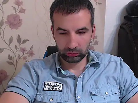 Snapshot of Leo_1617 chatting on July 12, 7:47 pm Leo 1617 online show from July 12, 7:47 pm