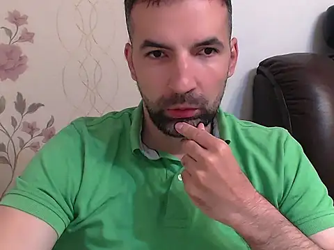 Snapshot of Leo_1617 chatting on May 9, 11:02 am Leo 1617 online show from May 9, 11:02 am