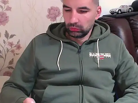 Leo 1617 online show from April 7, 7:15 pm