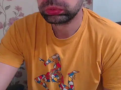Snapshot of Leo_1617 chatting on April 22, 2:35 pm Leo 1617 online show from April 22, 2:35 pm