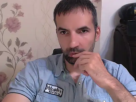 Snapshot of Leo_1617 chatting on July 13, 7:24 pm Leo 1617 online show from July 13, 7:24 pm