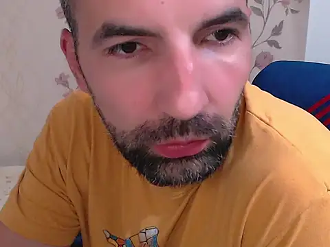 Snapshot of Leo_1617 chatting on May 29, 8:37 pm Leo 1617 online show from May 29, 8:37 pm
