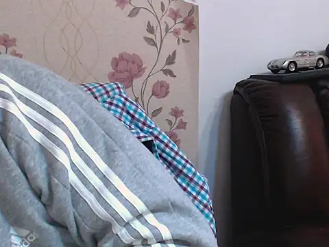 Leo 1617 online show from March 28, 10:49 am