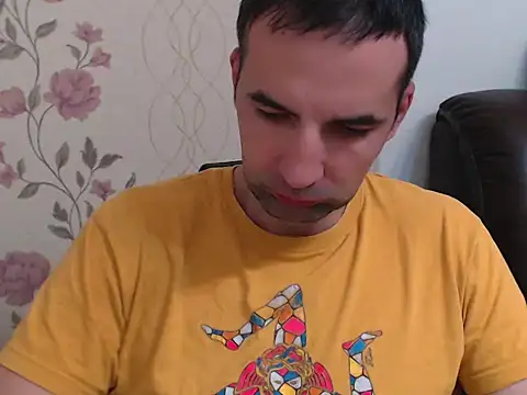 Snapshot of Leo_1617 chatting on April 26, 9:39 am Leo 1617 online show from April 26, 9:39 am