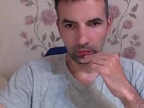 Snapshot of Leo_1617 chatting on June 2, 7:58 pm Leo 1617 online show from June 2, 7:58 pm