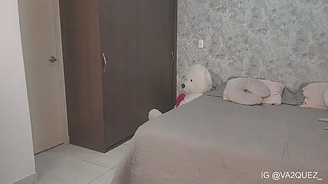 Heyloreley online show from March 1, 2:55 am