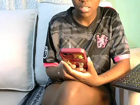 Caryyyl online show from October 5, 7:10 am