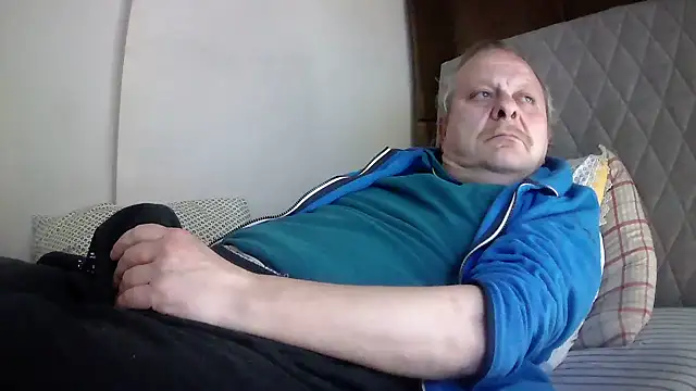 amylrmm1903 online show from April 28, 9:41 pm