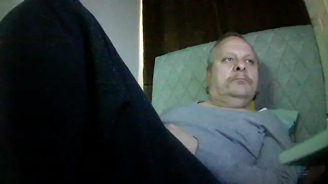 amylrmm1903 online show from March 29, 1:02 pm