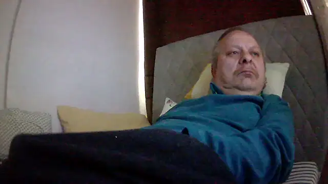 amylrmm1903 online show from May 3, 7:13 am